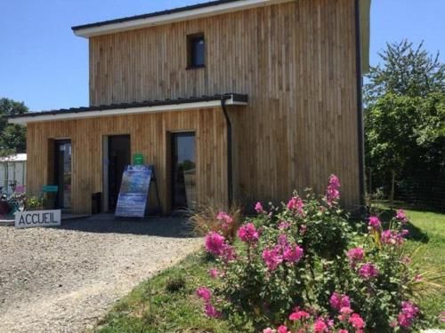 Camping La Baie du Mont Saint Michel 2 estrelas em Céaux