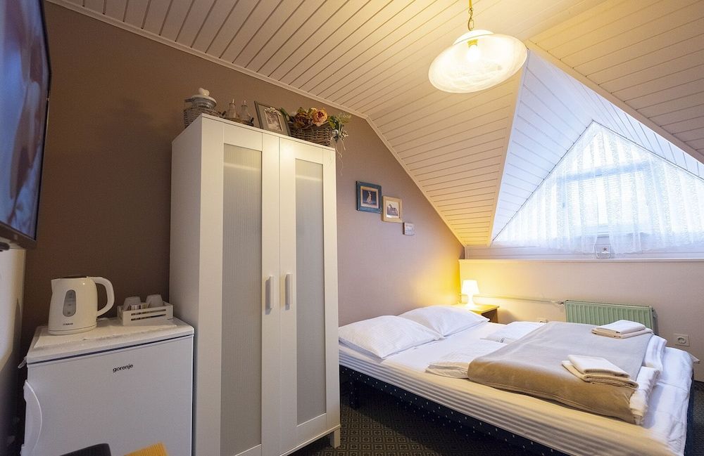 Penzion Park 3 étoiles à Laško