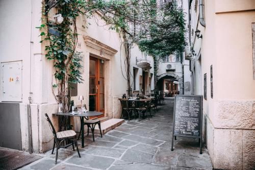 Second Life in Piran - Hotel Zala Piran with private parking and shuttle service 3 estrellas en Piran