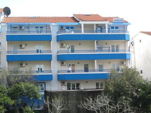 Blue Palace Guest House 2