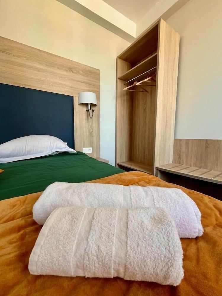 ARMOR HOTEL 3