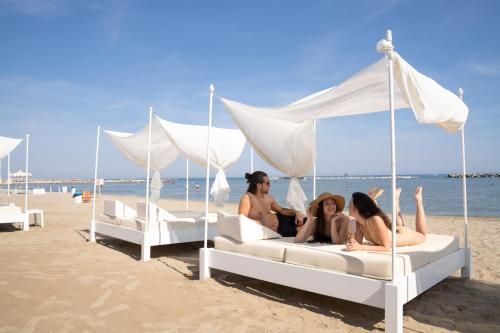 Blue Paradise Hotel 2