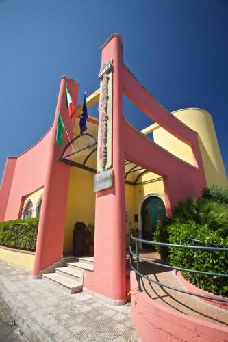 Lo Scacciapensieri Hotel & Restaurant 1