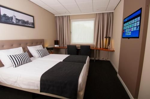 Hotel De Zoete Inval Haarlemmerliede 2