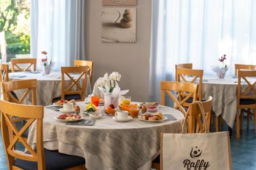 Raffy Family & Bike Hotel 3