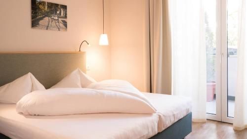 Flora Hotel & Suites 3