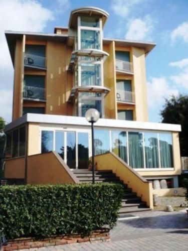 Hotel Florida Tirrenia 3 estrelas em Tirrenia