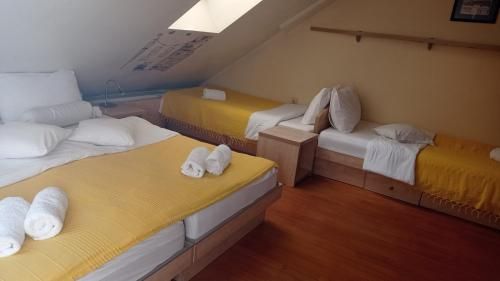 Car Royal Apartments and Rooms 3