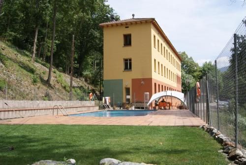 Alberg Roques Blanques 2