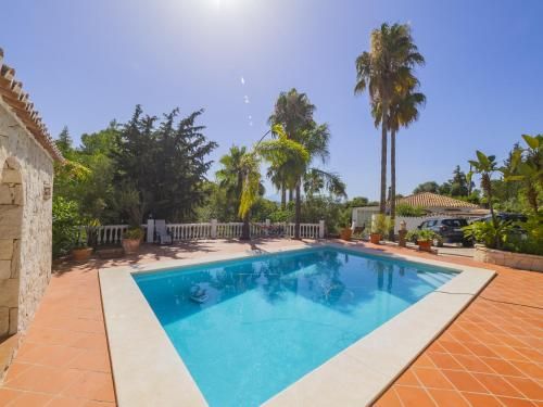 Cubo's Kurt Rural Room 1 Garden View 3