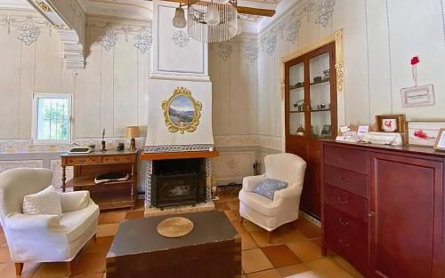 Room in Farmhouse - Mandarina Room with incredible view 3