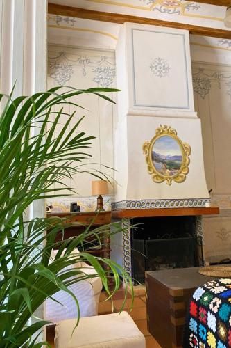 Room in Farmhouse - Renew Energy in the Orange Room 3