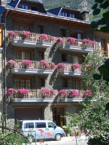 Apartaments Montaña 2