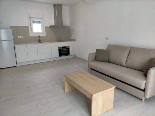 Apartamento con terraza y piscina comunitaria 2