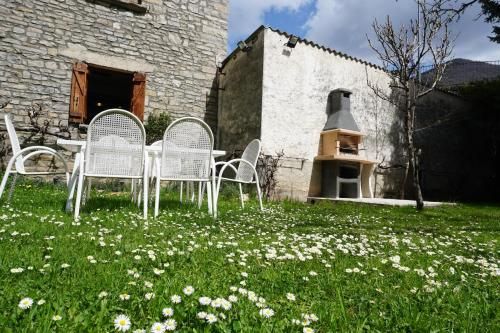 Cirjuana, casa en el centro con agradable jardín y barbacoa BY PIRINEOS 360 1