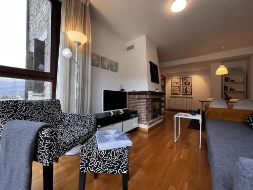 Escarra - Reformado, acogedor y luminoso, con garaje cubierto y ascensor BY PIRINEOS 360 2