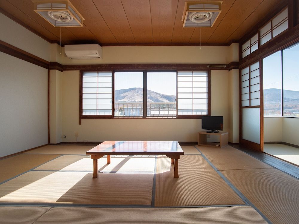 Tabist Lakeside Inn Fujinami Yamanakako 2