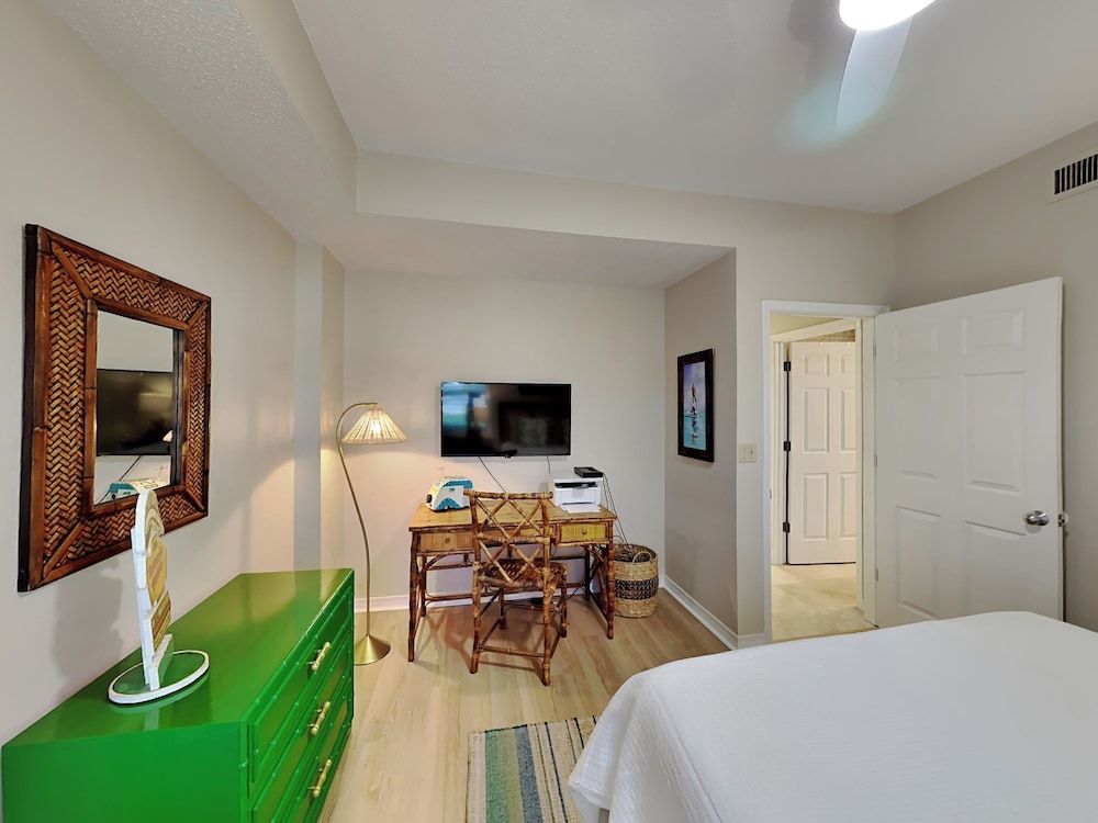 South Harbour #2F by Southern Vacation Rentals 3