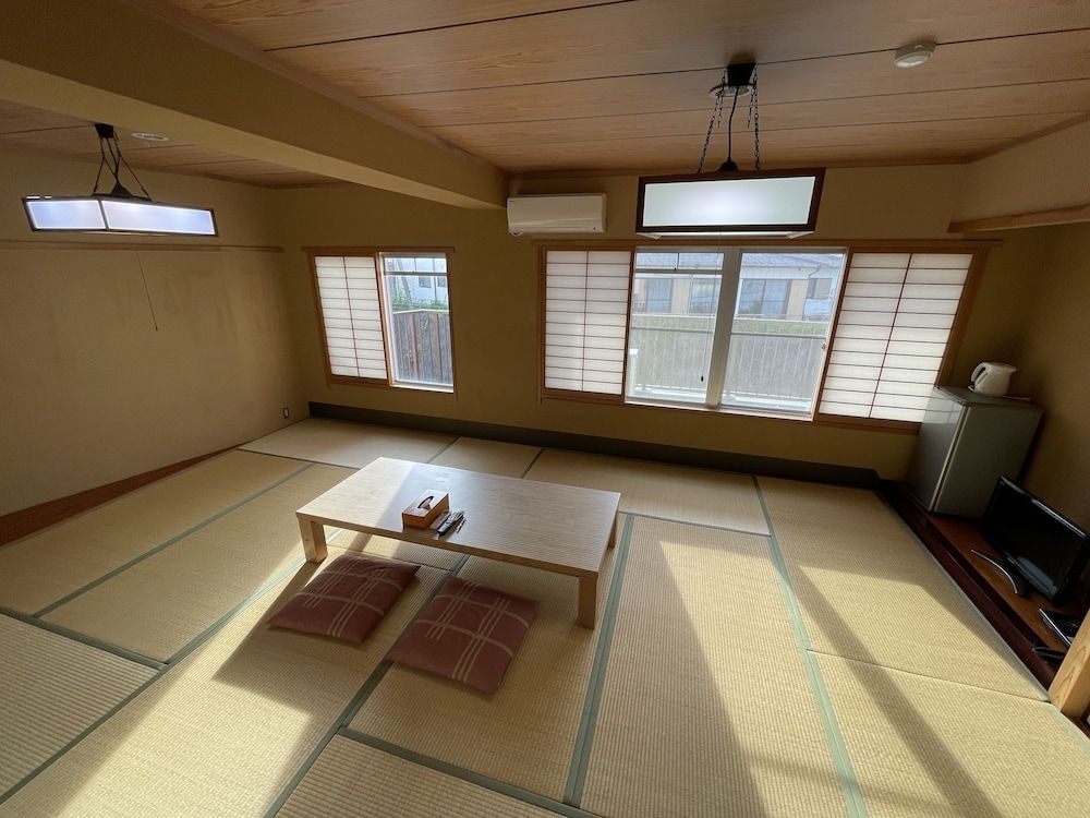 Marina Hotel Kaiku 2 estrelas em Shirahama