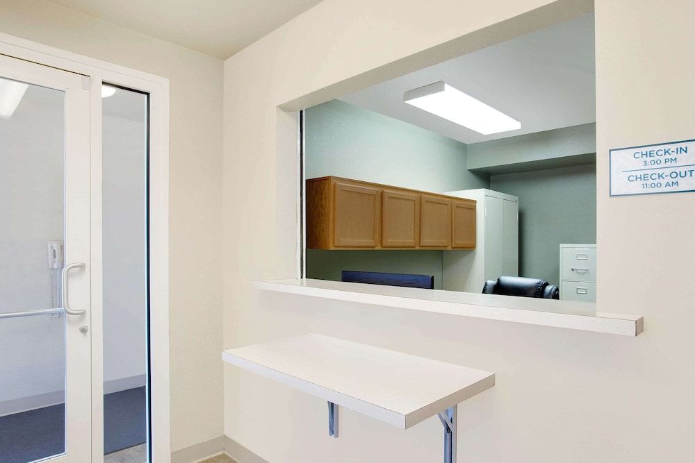 WoodSpring Suites Baton Rouge East I-12 2