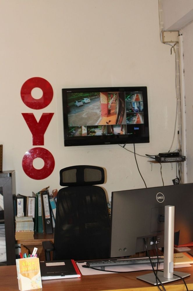 OYO 75420 Howto Hotel 3