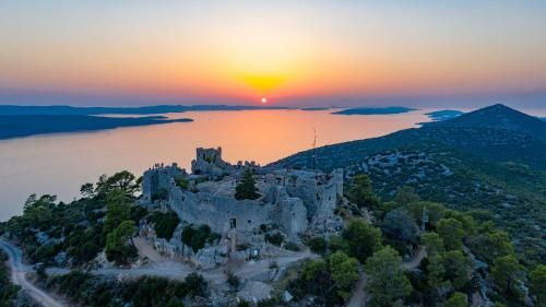 Mobile Homes at Camping Ugljan Resort 2