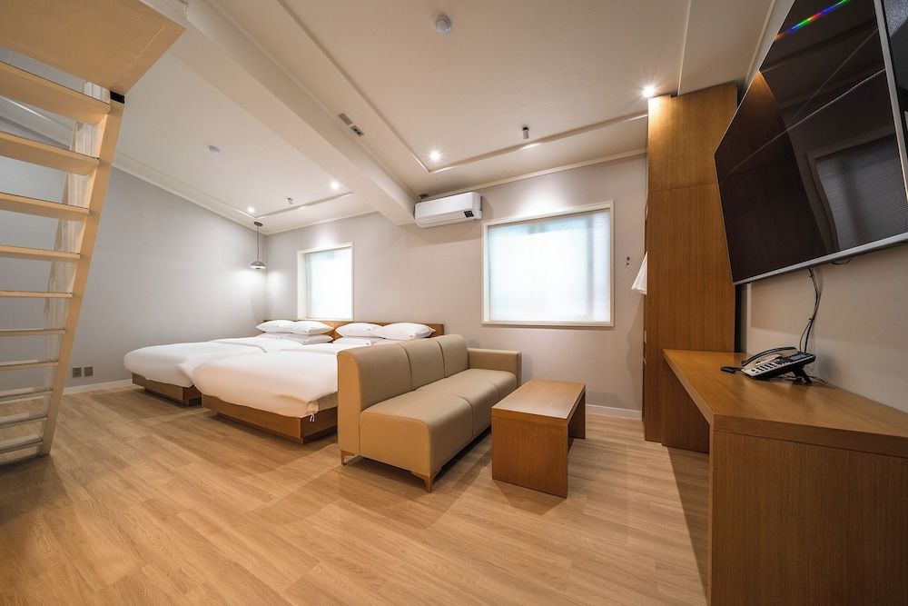 Mono Hotel 2 estrellas en Suwon