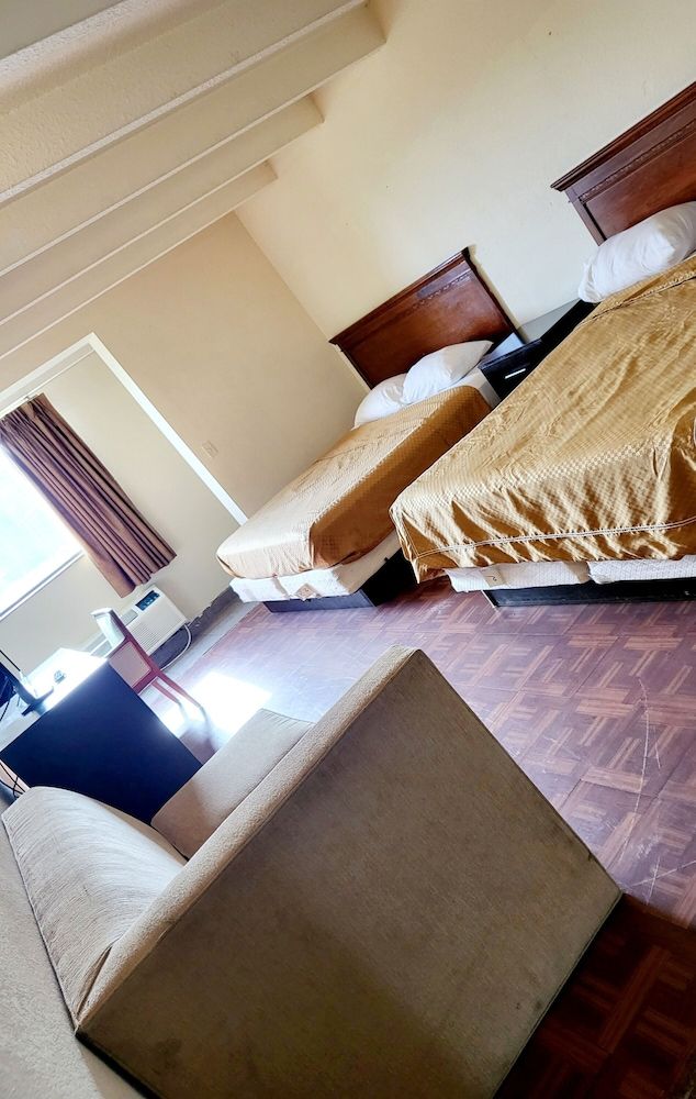 Metro Inn & Suites 2