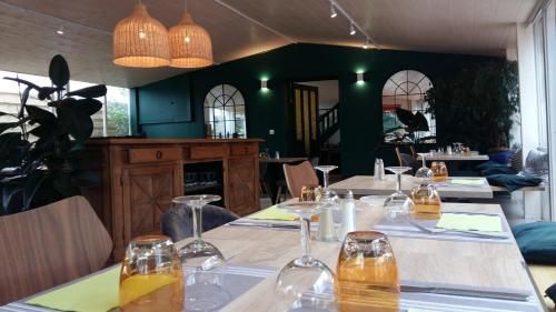 Logis Hotel Le Chêne Vert 2