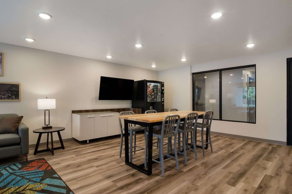 Woodspring Suites Olympia - Lacey 3