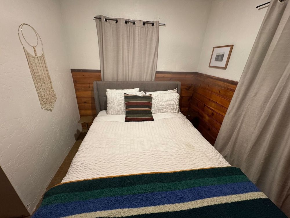 Three Pines Cabins Lodge 3