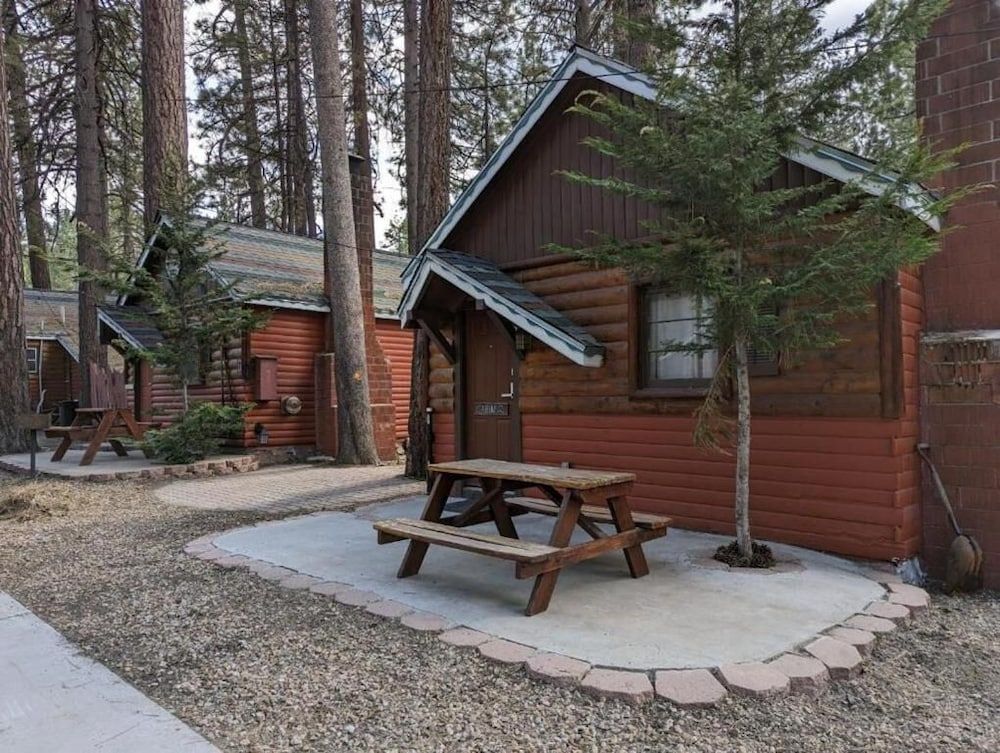 Three Pines Cabins Lodge 4 estrellas en Big Bear Lake
