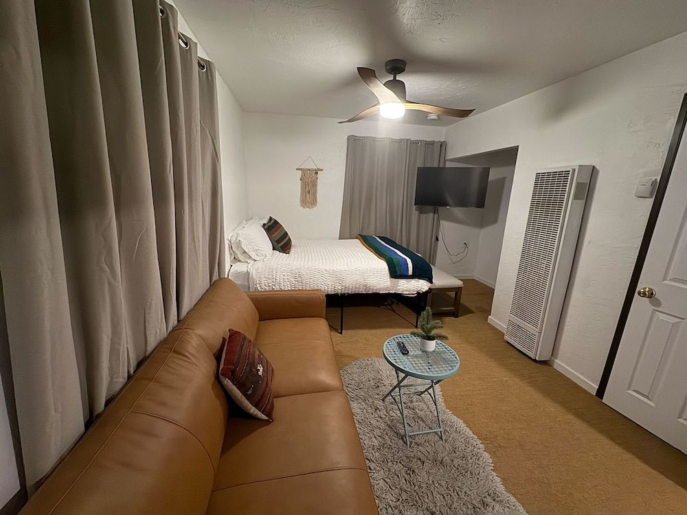 Three Pines Cabins Lodge 2