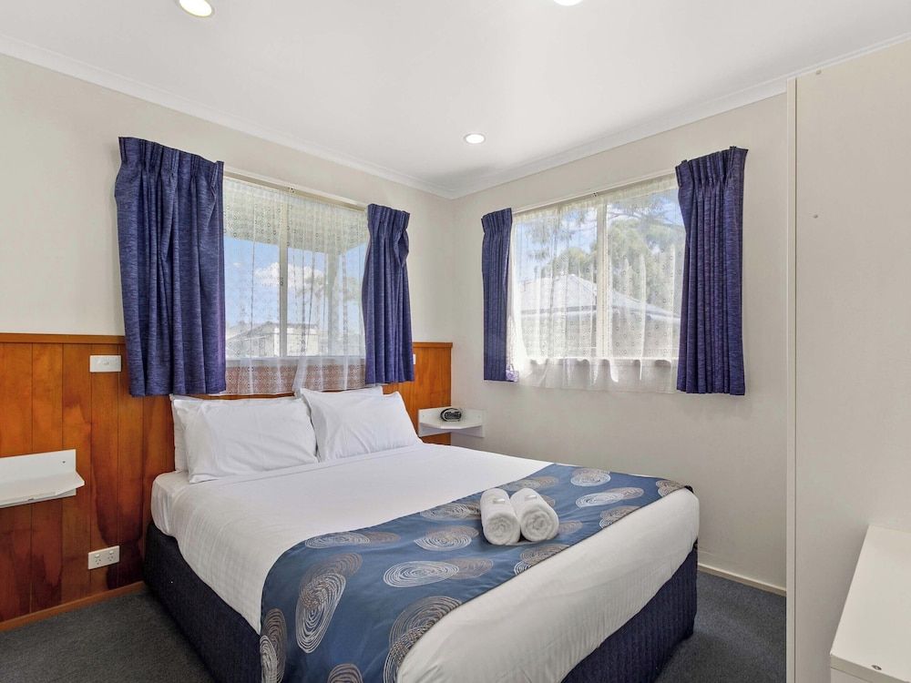 Waters Edge Holiday Park 2