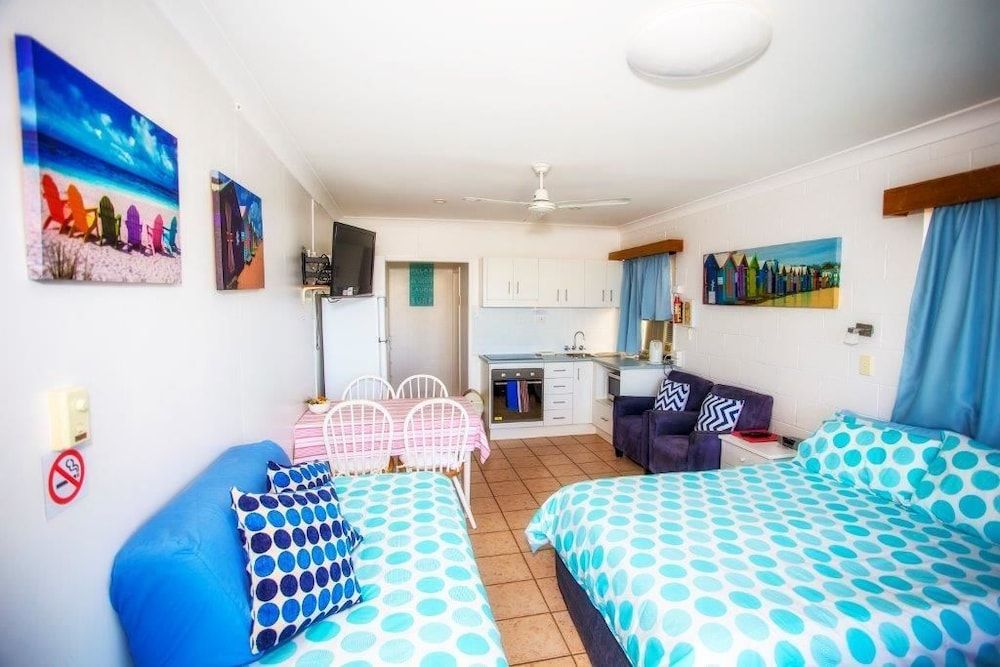 Seaspray Waterfront Holiday Units 2