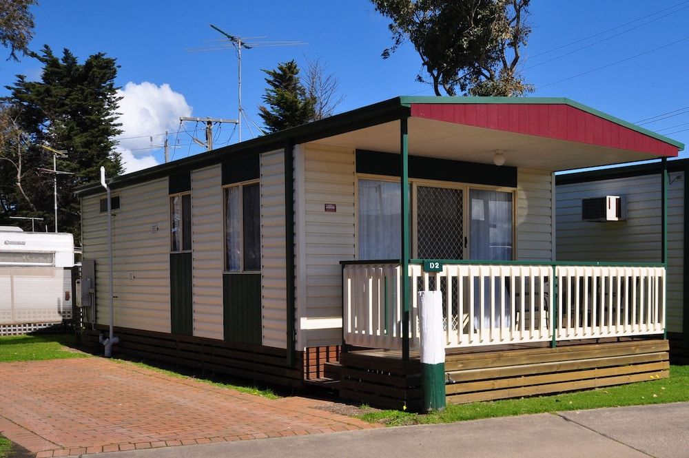 Dylene Caravan Park - 2 Br Family Cabin With Air 3