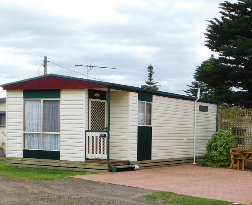 Dylene Caravan Park - 2 Br Family Cabin With Air 2