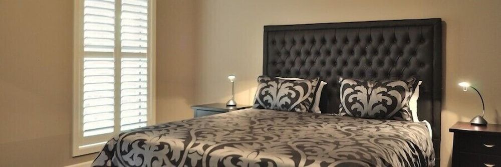 Barkly Suites Apartments 3