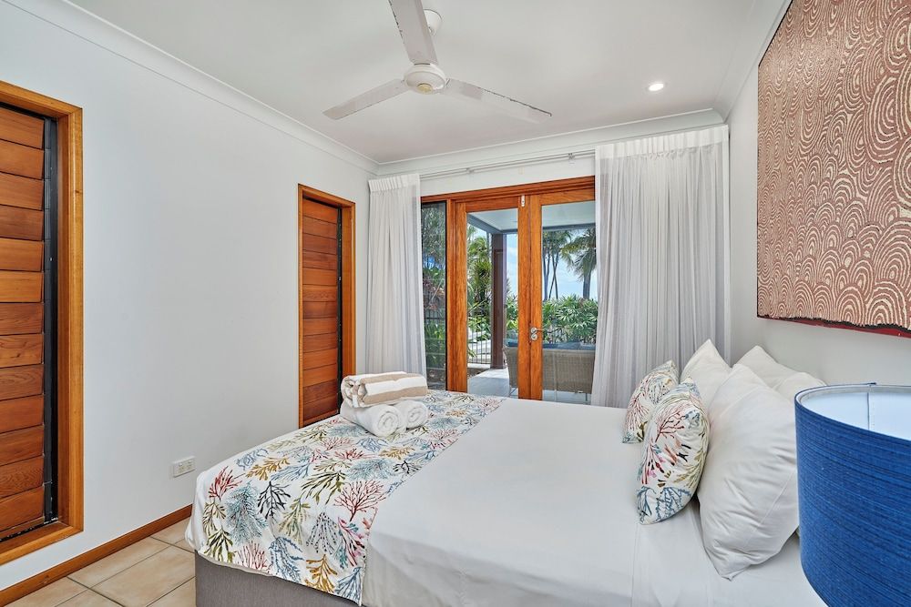 Reeflections Beachfront Holiday House 3