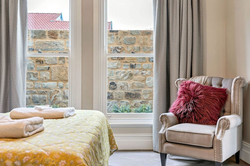 Grandview Accommodation - The Elm Tree Apartments 2