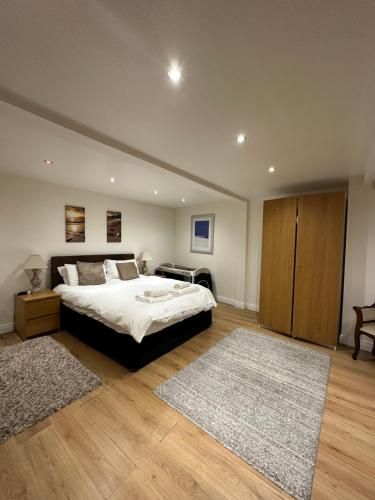 The Carlton's Holiday Suites 3