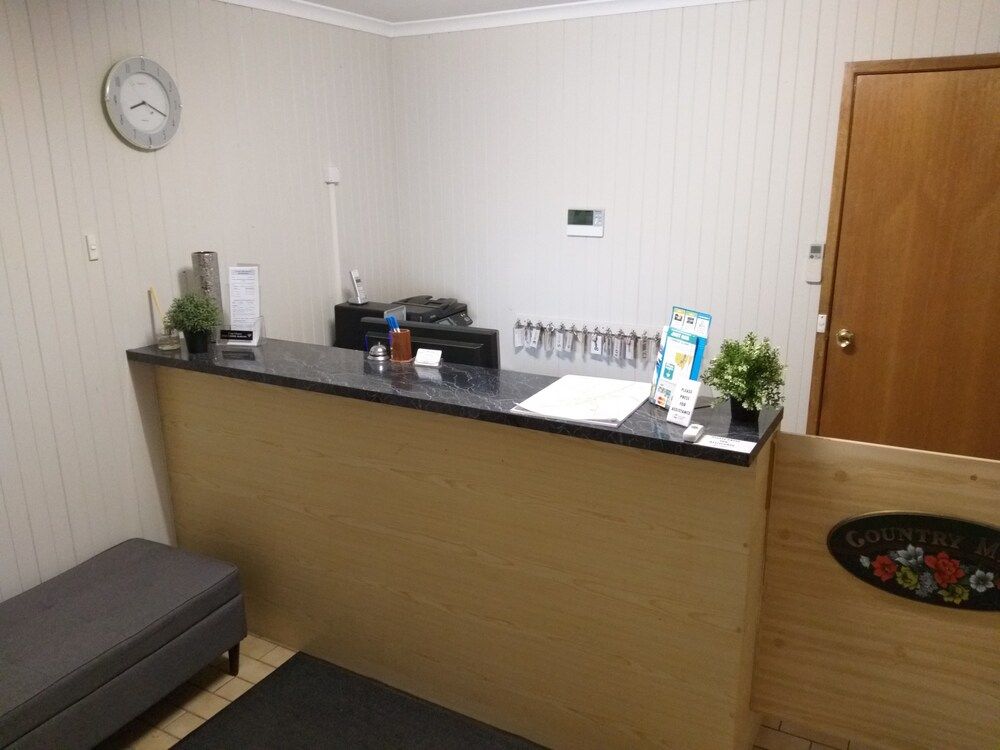 Country Mile Motor Inn 2