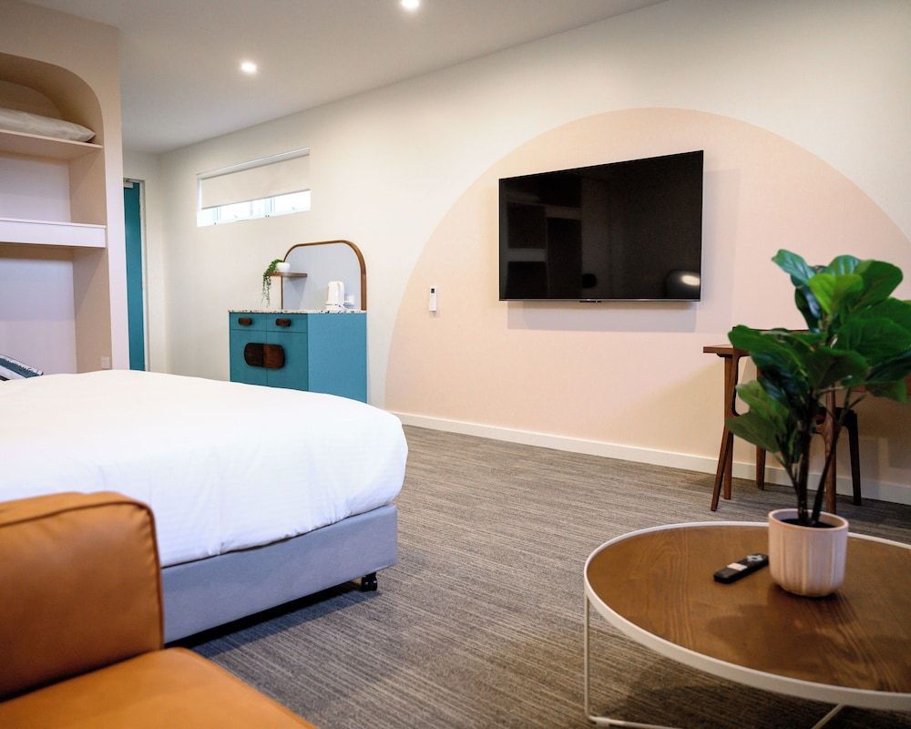 Peninsula Hotel Motel 3