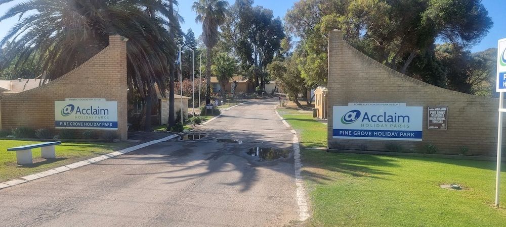 Acclaim Pine Grove Holiday Park -1 estrellas en Esperance