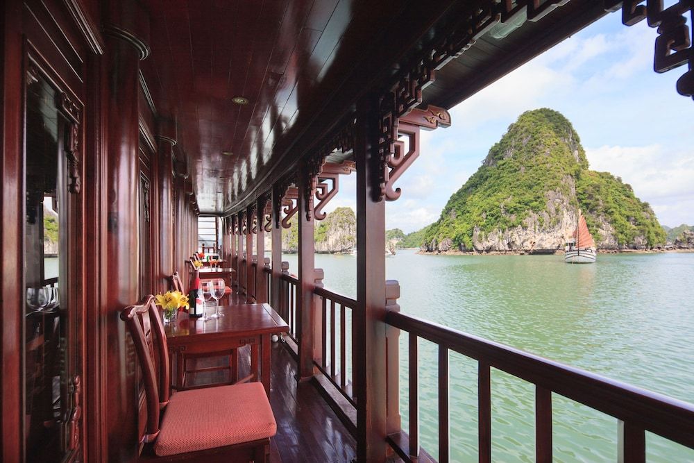Halong Royal Palace Cruise 2
