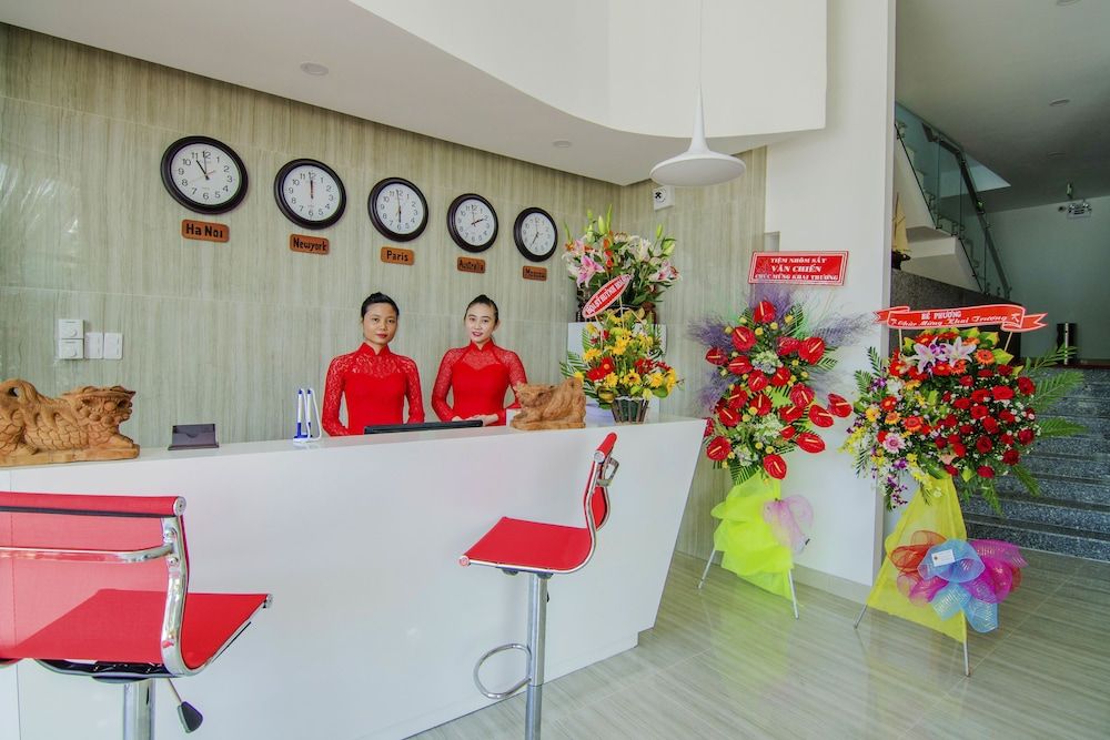 Sailing Hotel 3