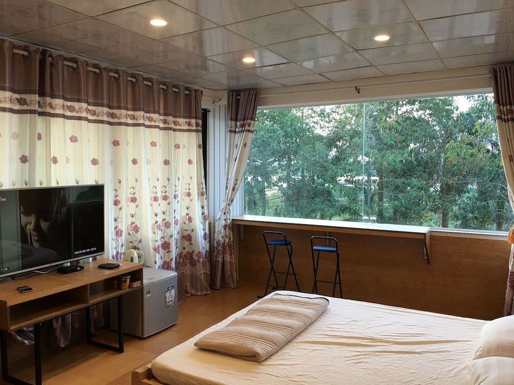 Hana Riverside Villa