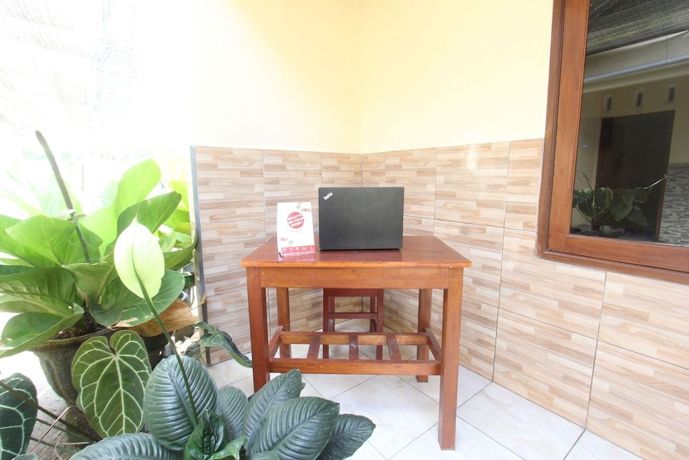 SPOT ON 93739 Insanta Hotel Near Masjid Baitul Aman 2