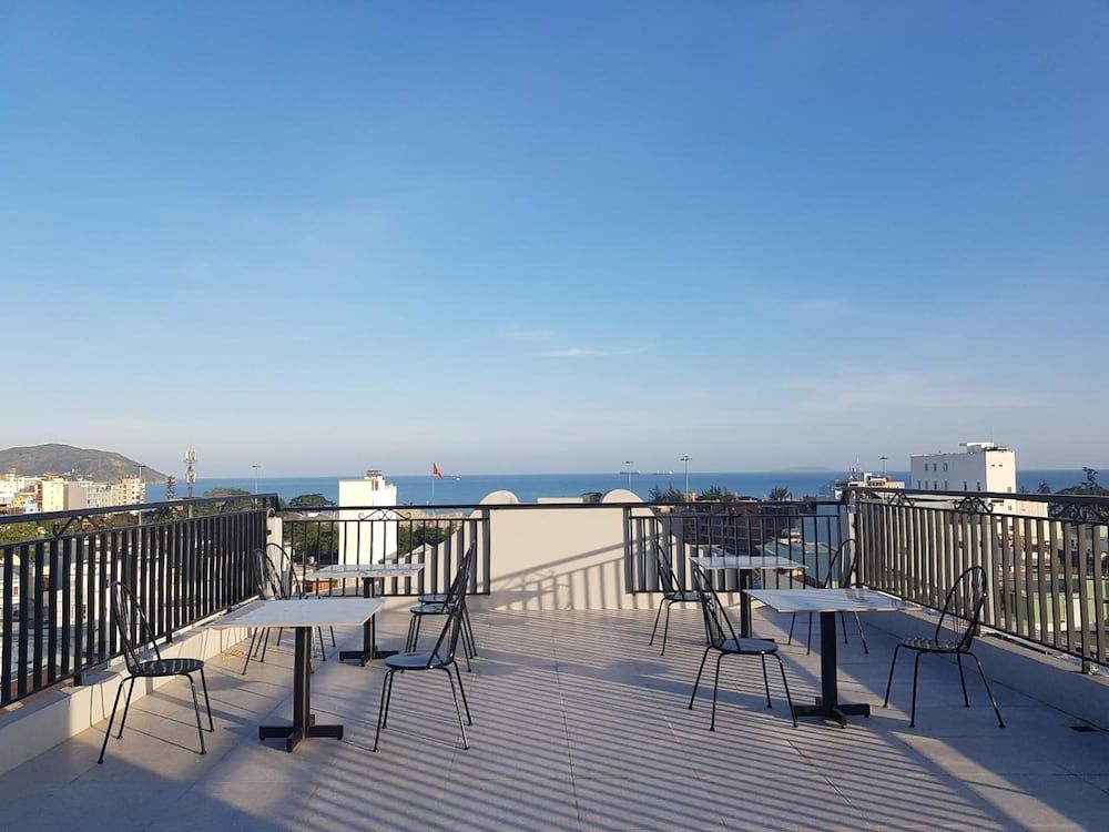 Hata hotel 2 estrellas en Quy Nhơn