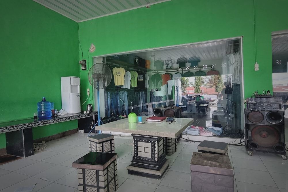 EXPRESS O 91979 Penginapan Tondong Ta 2